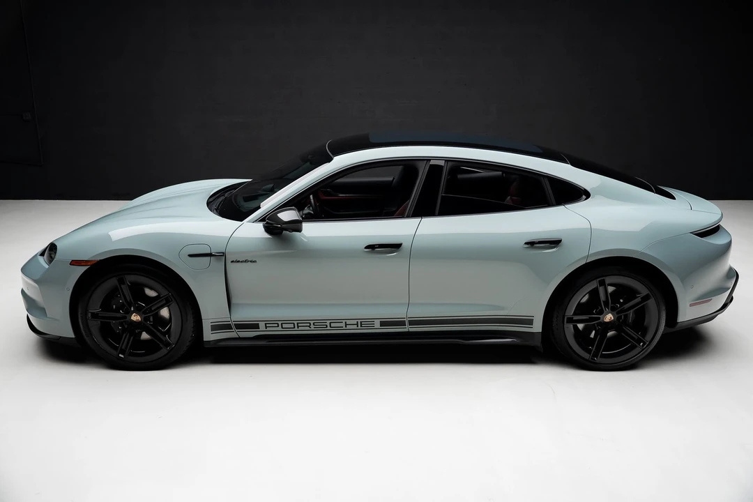 2025 Porsche 718 Cayman - Image 16 of 31