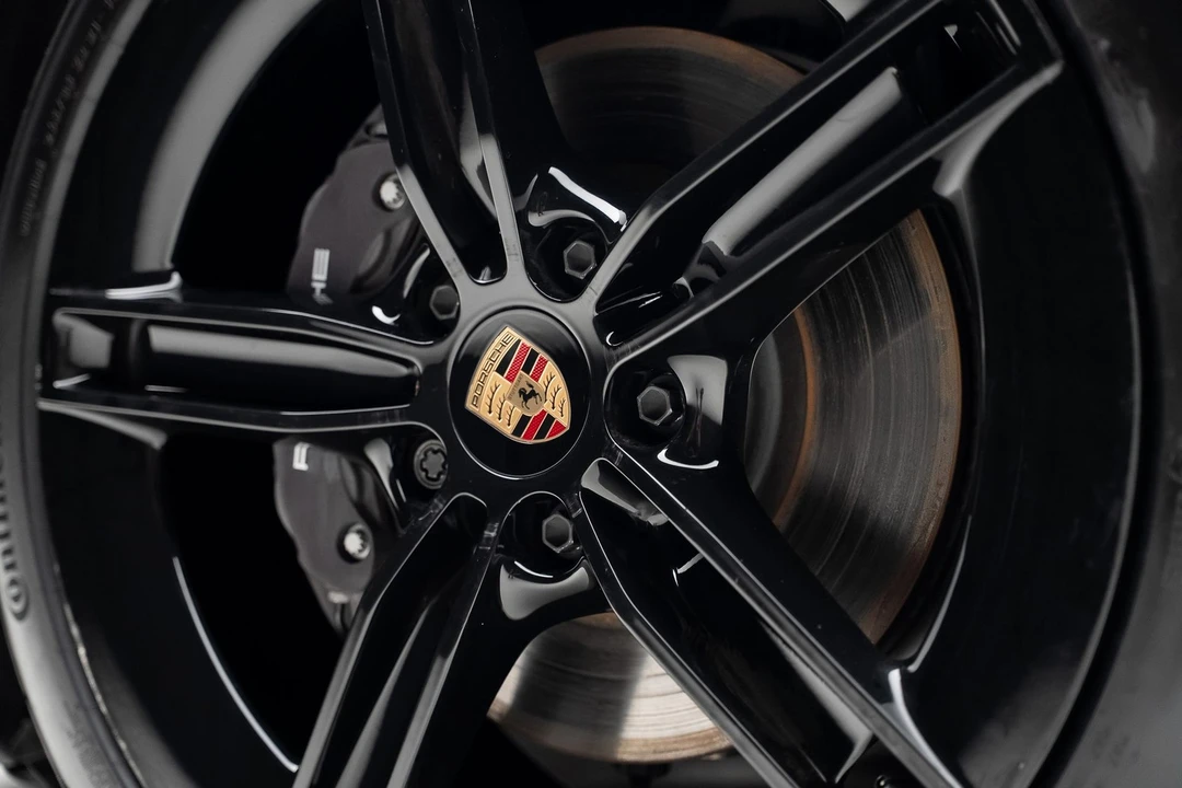 2025 Porsche 718 Cayman - Image 22 of 31