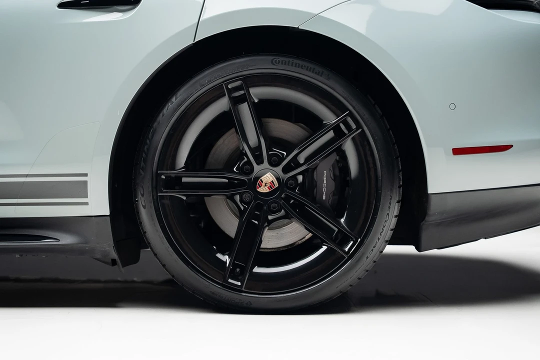 2025 Porsche 718 Cayman - Image 21 of 31