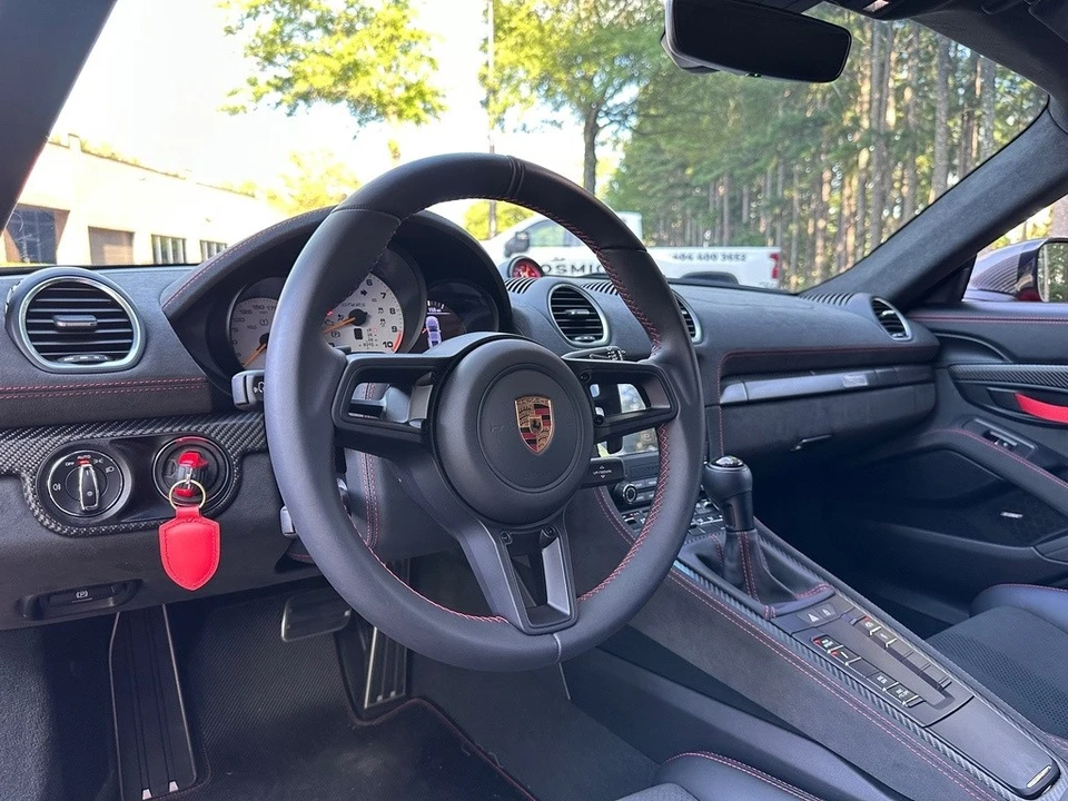 2025 Porsche 718 Cayman GT4 RS - Image 19 of 24