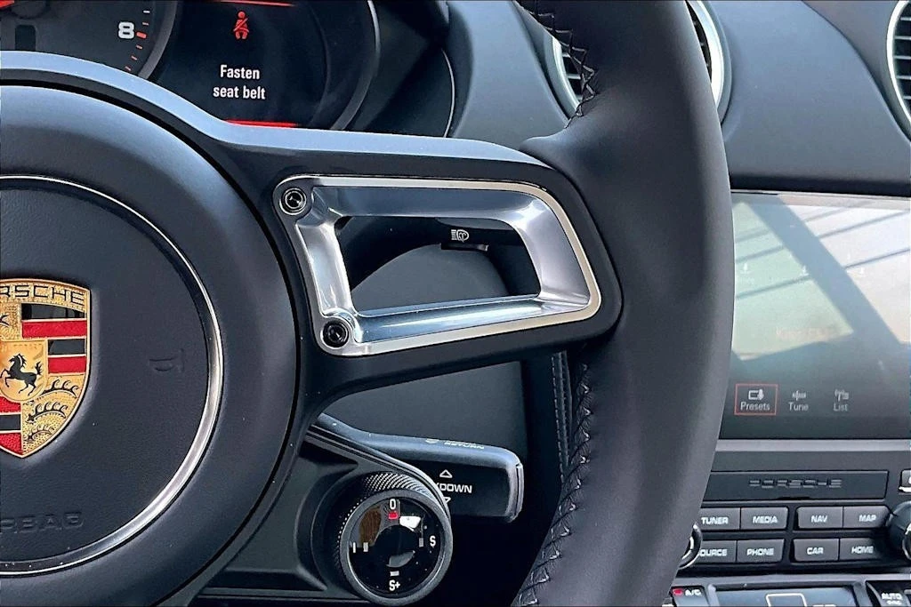2025 Porsche 718 Cayman - Image 16 of 22