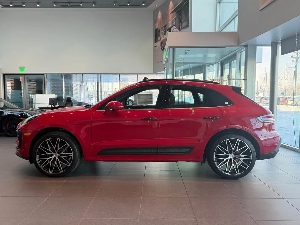 2025 Porsche Macan - Image 5 of 20