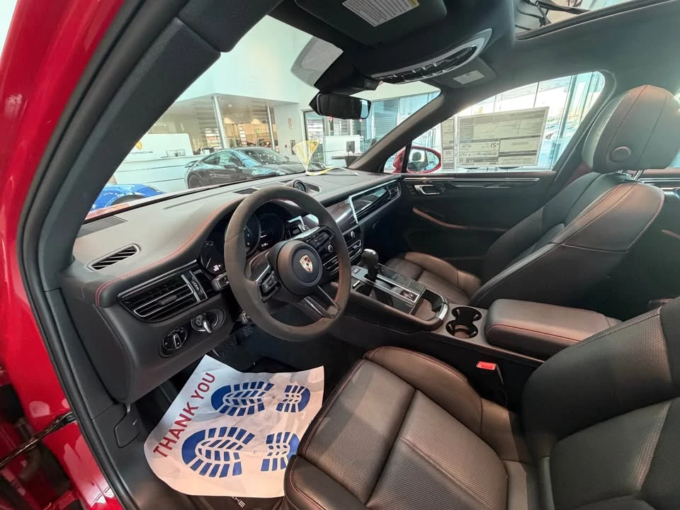 2025 Porsche Macan - Image 12 of 20