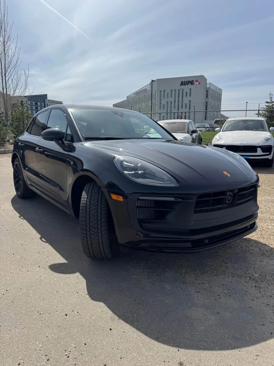 2025 Porsche Macan - Image 3 of 20