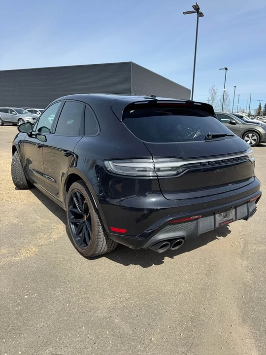 2025 Porsche Macan - Image 7 of 20