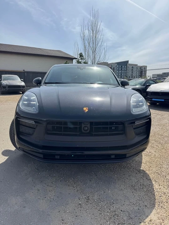 2025 Porsche Macan - Image 2 of 20