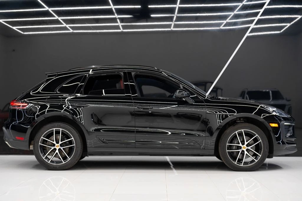 2025 Porsche Macan - Image 8 of 21