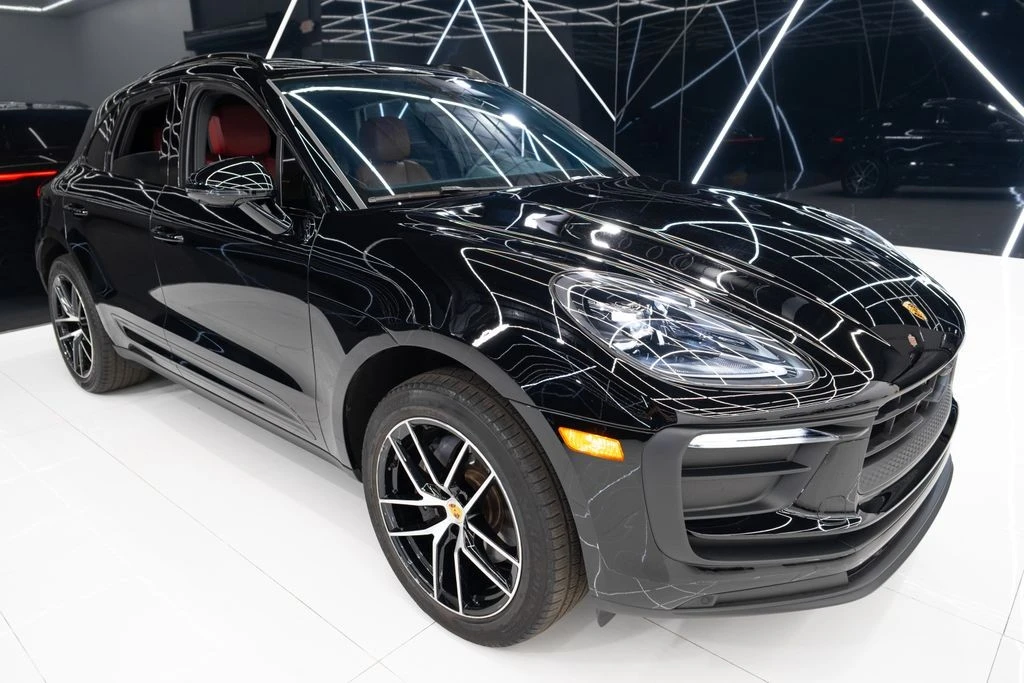 2025 Porsche Macan - Image 6 of 21