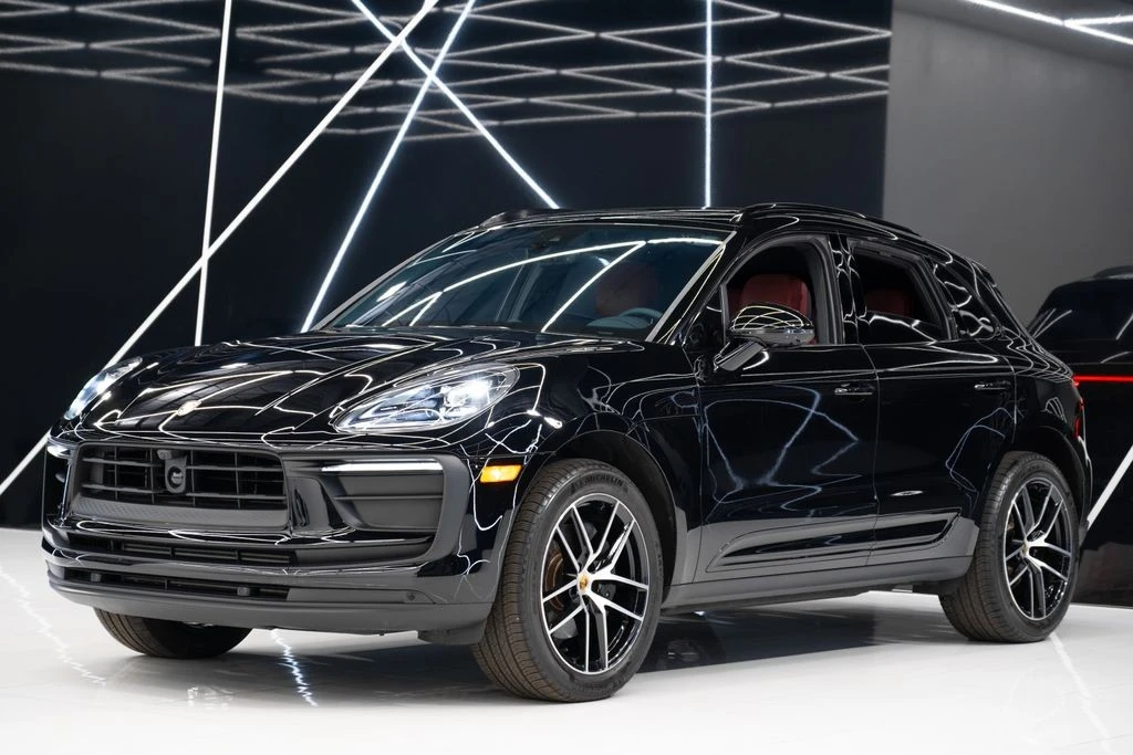 2025 Porsche Macan - Image 3 of 21
