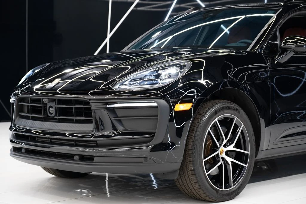 2025 Porsche Macan - Image 4 of 21