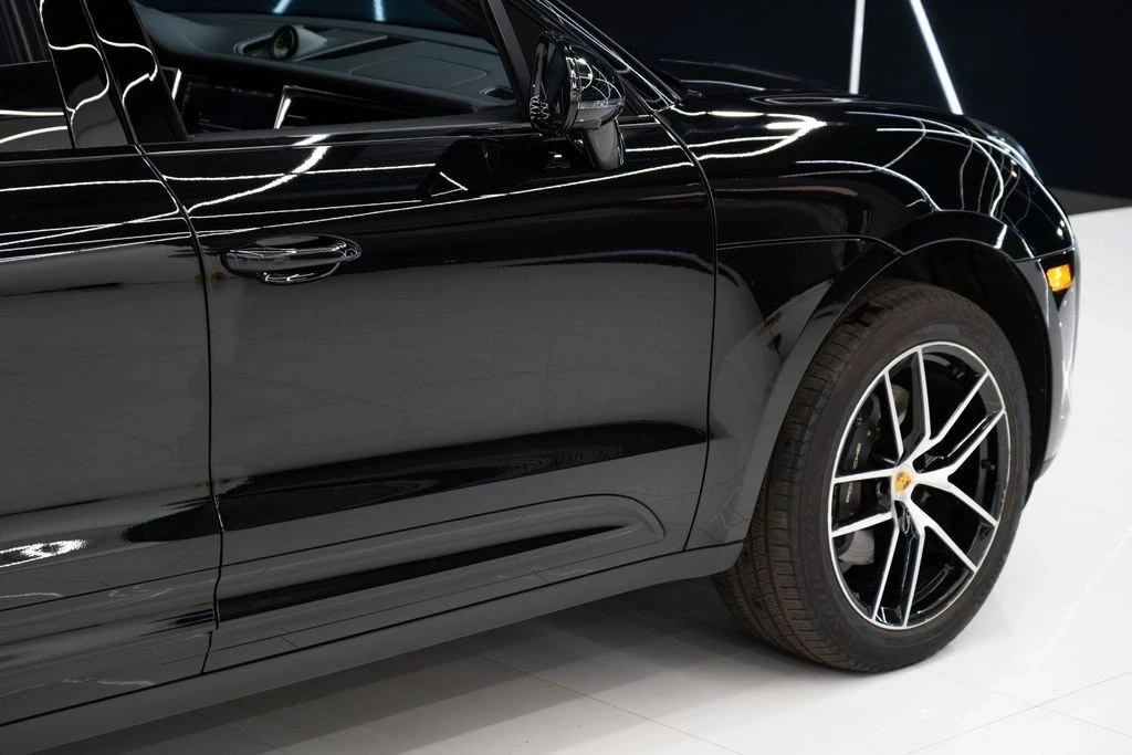 2025 Porsche Macan - Image 11 of 21