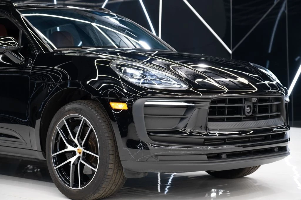 2025 Porsche Macan - Image 5 of 21