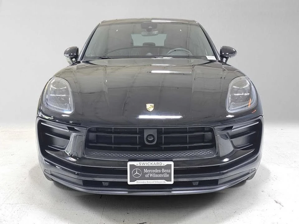2025 Porsche Macan Electric - Image 7 of 18
