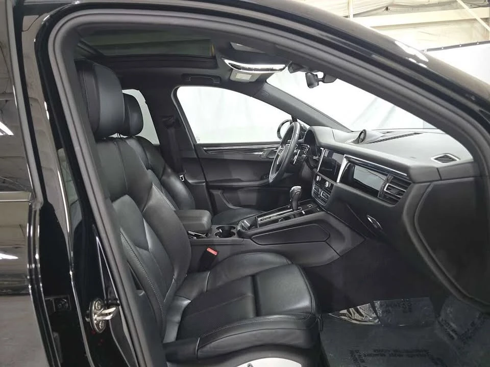 2025 Porsche Macan Electric - Image 9 of 18
