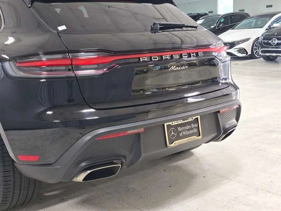 2025 Porsche Macan Electric - Image 12 of 18