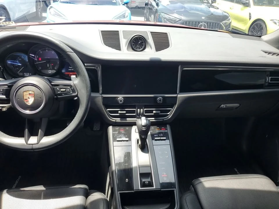 2025 Porsche Macan Electric - Image 11 of 19