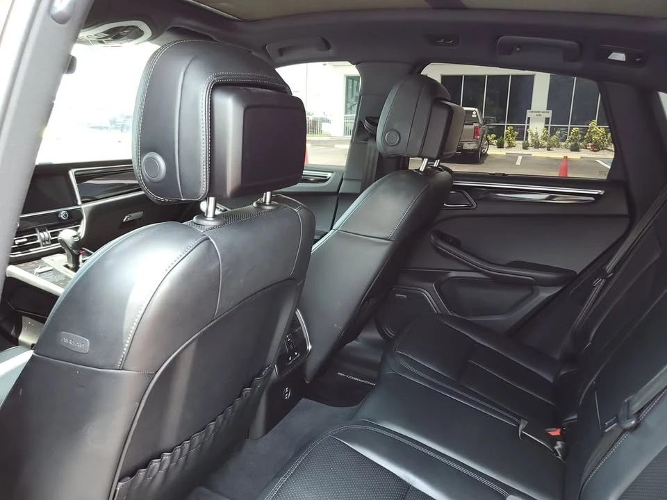 2025 Porsche Macan Electric - Image 7 of 19