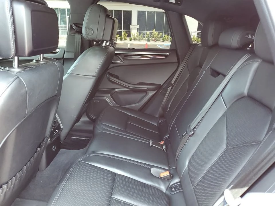 2025 Porsche Macan Electric - Image 8 of 19