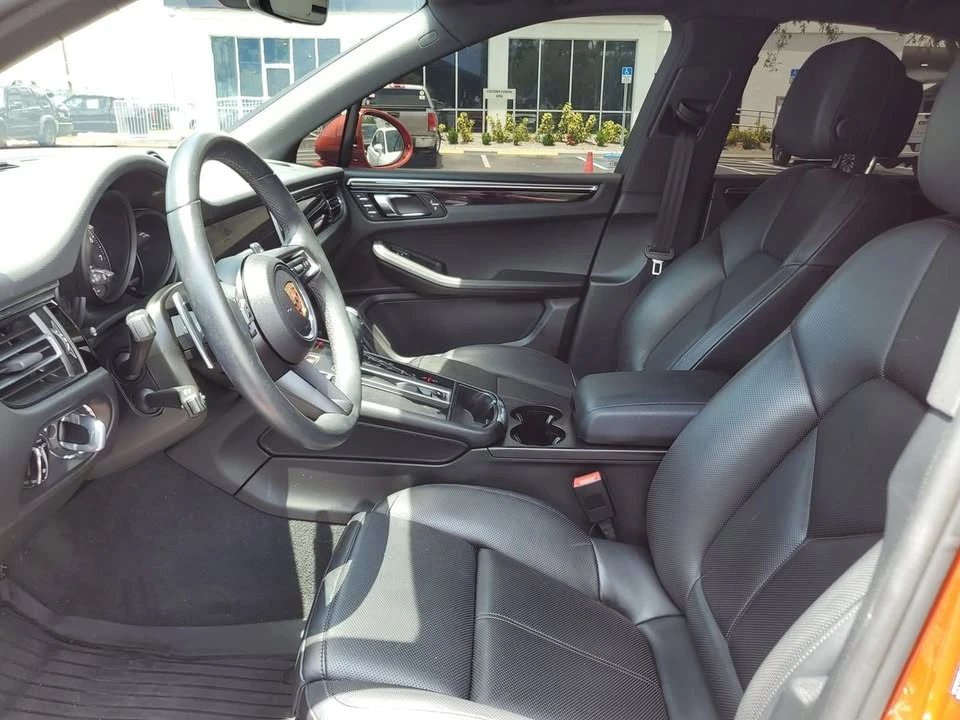 2025 Porsche Macan Electric - Image 16 of 19