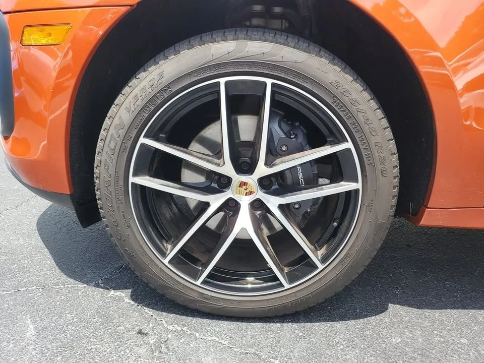 2025 Porsche Macan Electric - Image 4 of 19