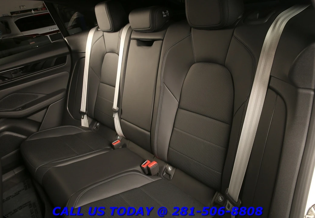 2025 Porsche Macan Electric - Image 23 of 24