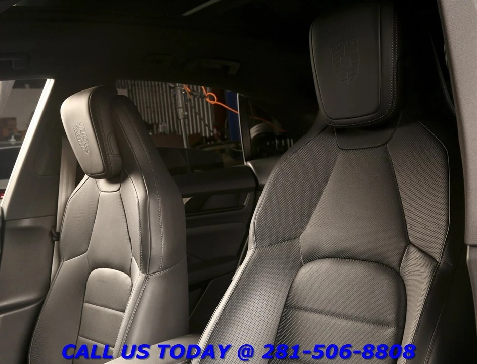 2025 Porsche Macan Electric - Image 11 of 24