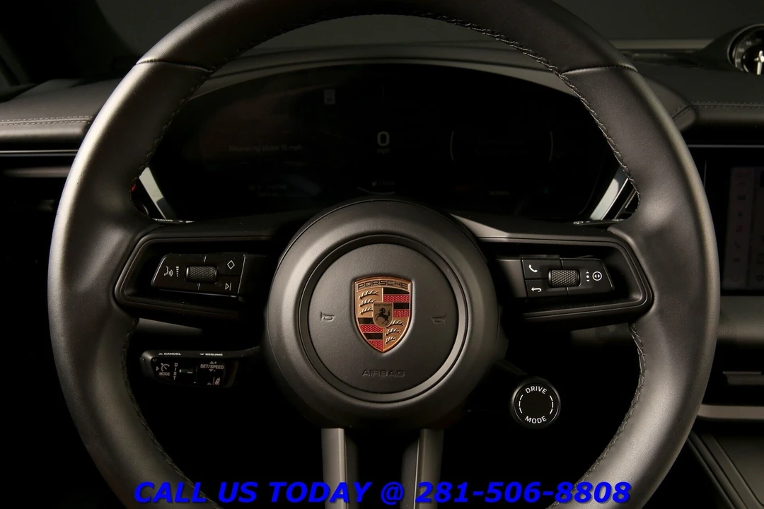2025 Porsche Macan Electric - Image 13 of 24