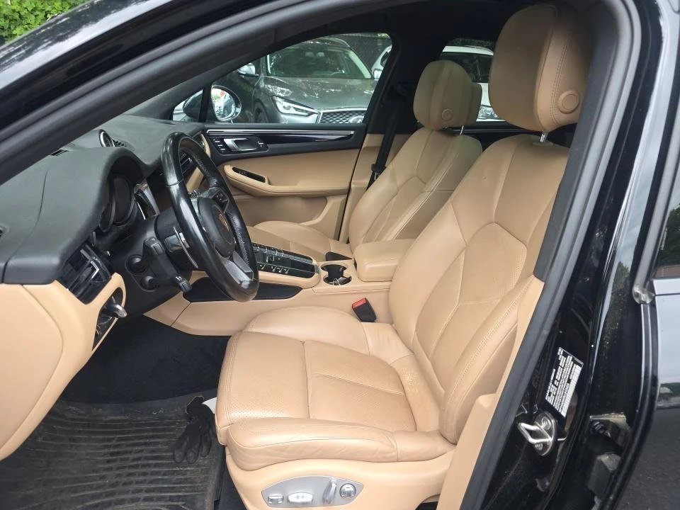 2025 Porsche Macan Electric - Image 9 of 10