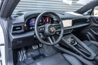 2025 Porsche Macan Electric - Image 4 of 4