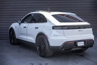 2025 Porsche Macan Electric - Image 3 of 4