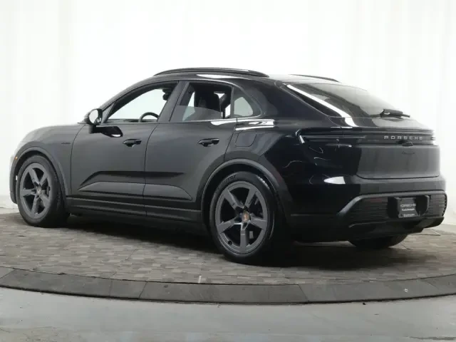 2025 Porsche Macan Electric - Image 3 of 8