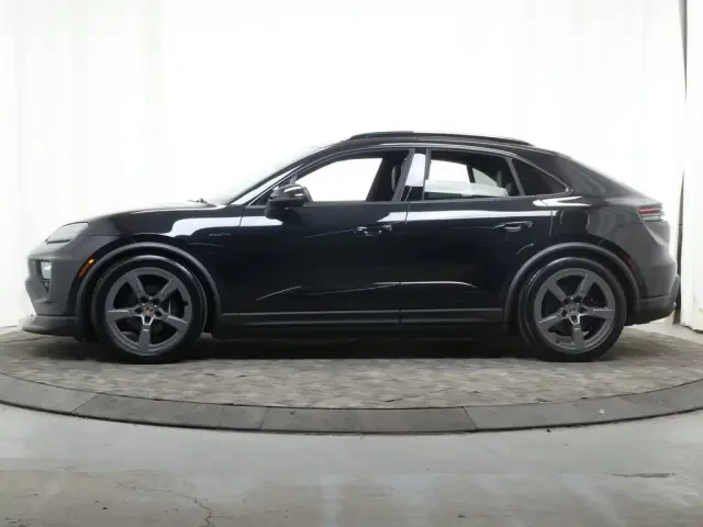 2025 Porsche Macan Electric - Image 2 of 8