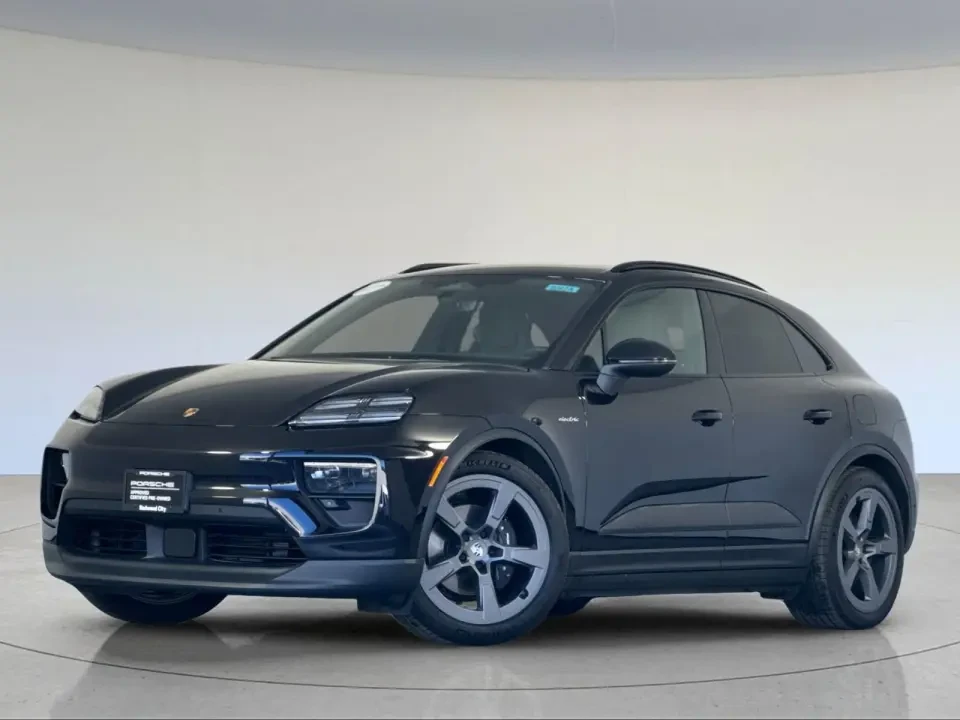 2025 Porsche Macan Electric - Image 8 of 8