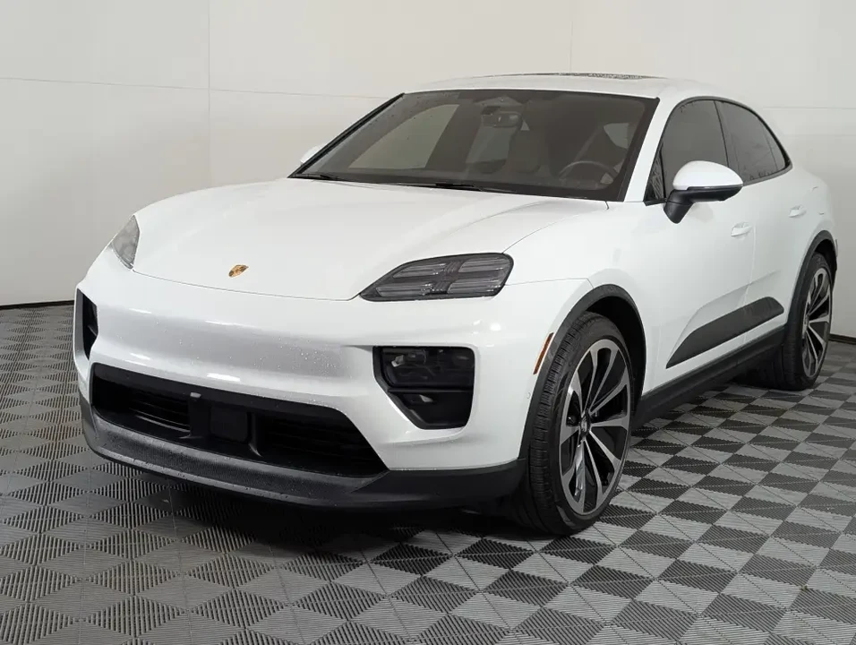 2025 Porsche Macan Electric - Image 10 of 11
