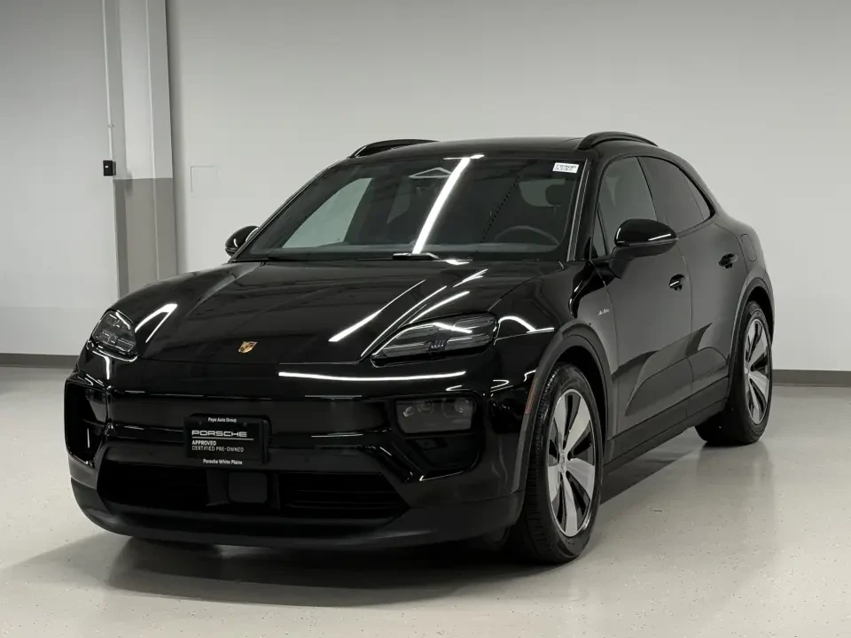 2025 Porsche Macan Electric - Image 2 of 5