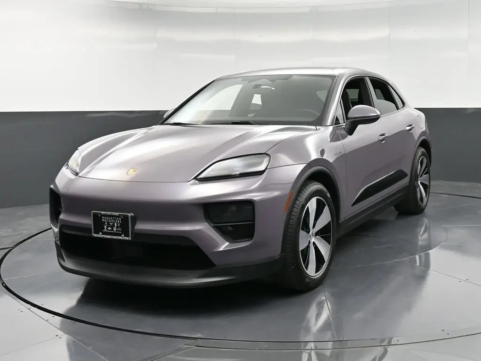 2025 Porsche Macan Electric - Image 3 of 9