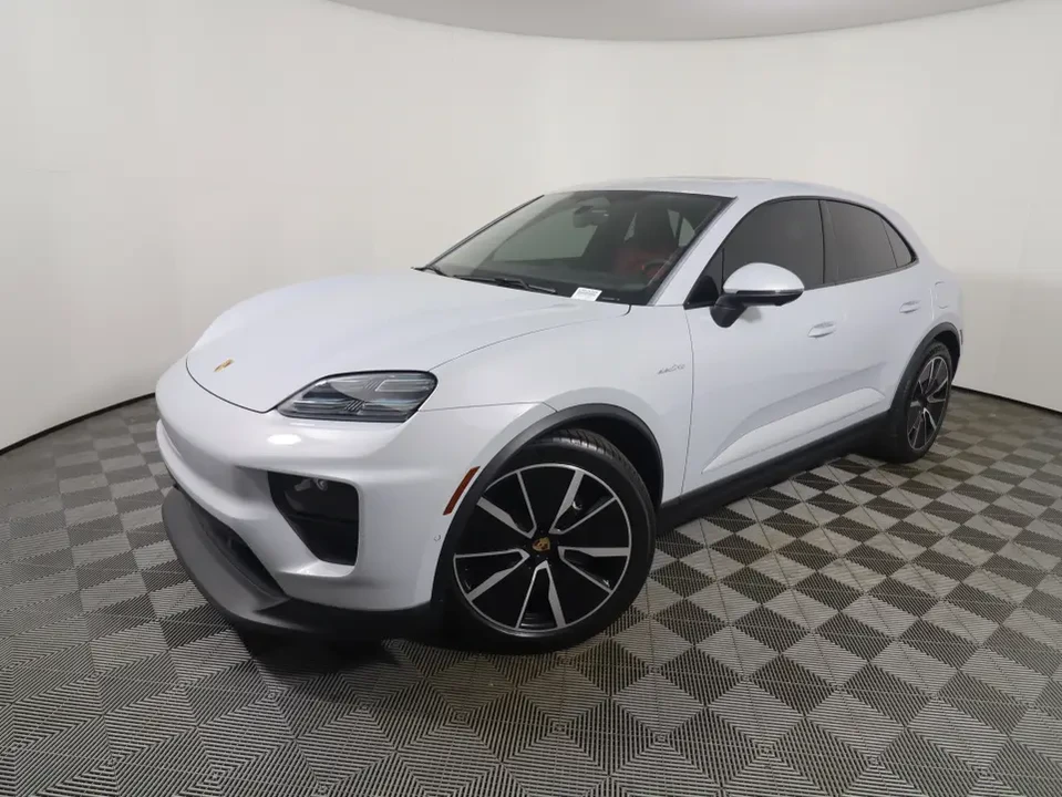 2025 Porsche Macan Electric - Image 10 of 11