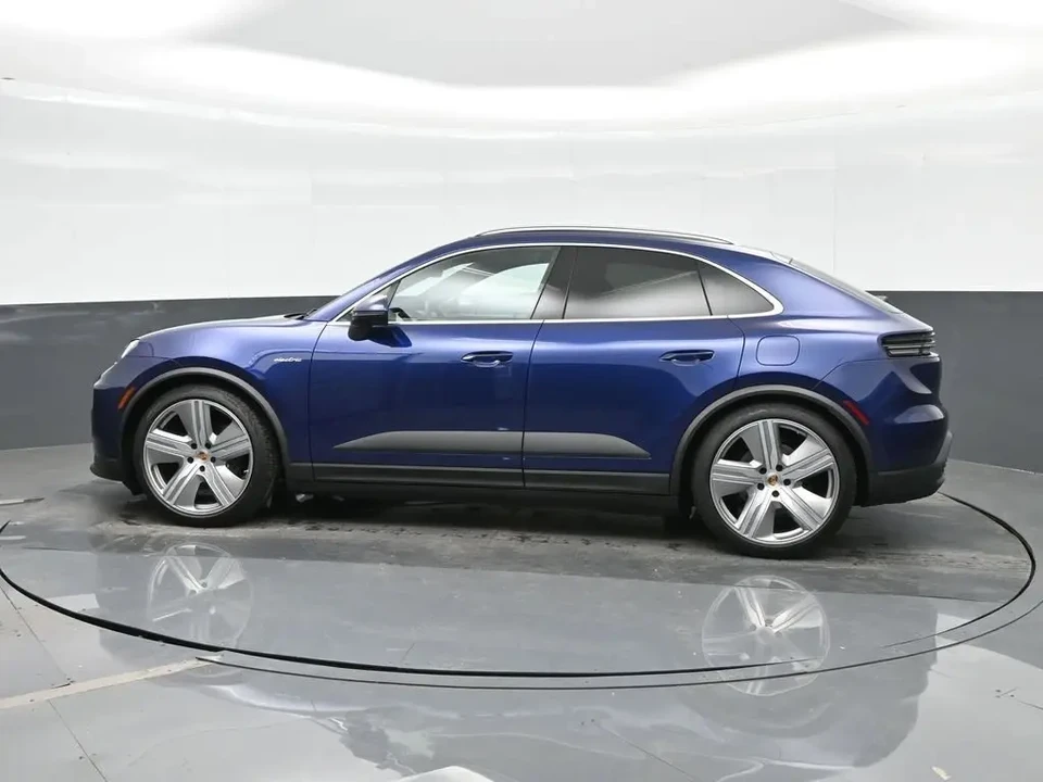 2025 Porsche Macan Electric - Image 2 of 7