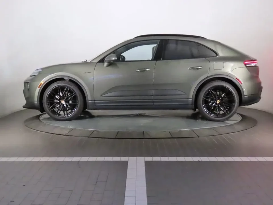2025 Porsche Macan Electric - Image 2 of 7