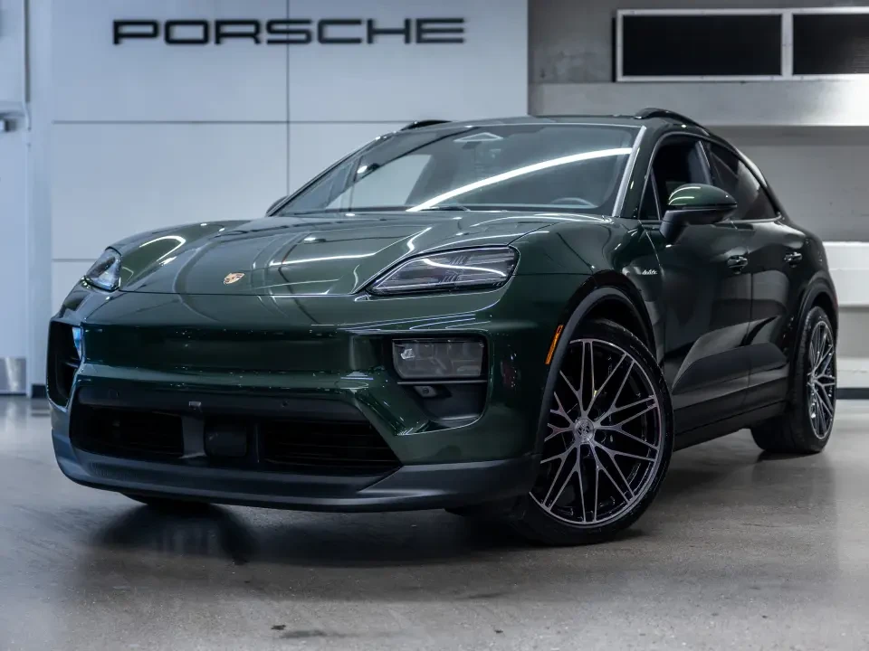 2025 Porsche Macan Electric - Image 10 of 11