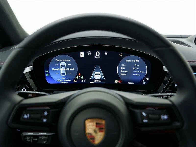 2025 Porsche Macan Electric - Image 13 of 15