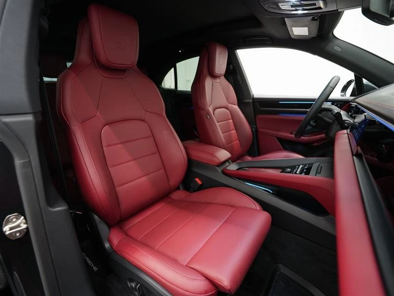 2025 Porsche Macan Electric - Image 11 of 15