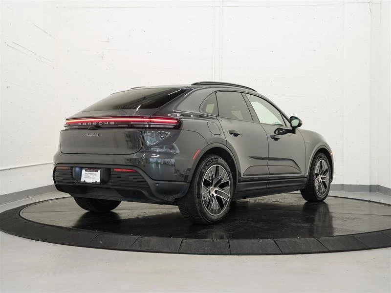 2025 Porsche Macan Electric - Image 8 of 15