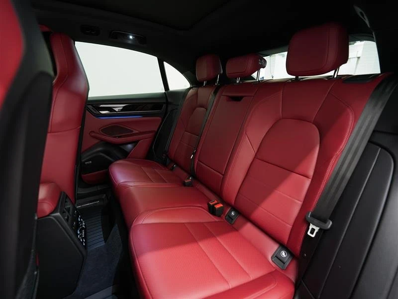 2025 Porsche Macan Electric - Image 15 of 15