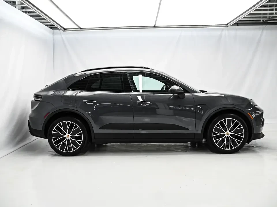 2025 Porsche Macan Electric - Image 4 of 20