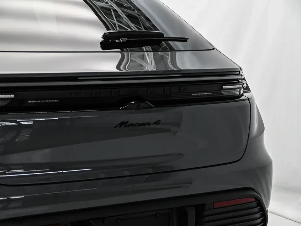 2025 Porsche Macan Electric - Image 3 of 20