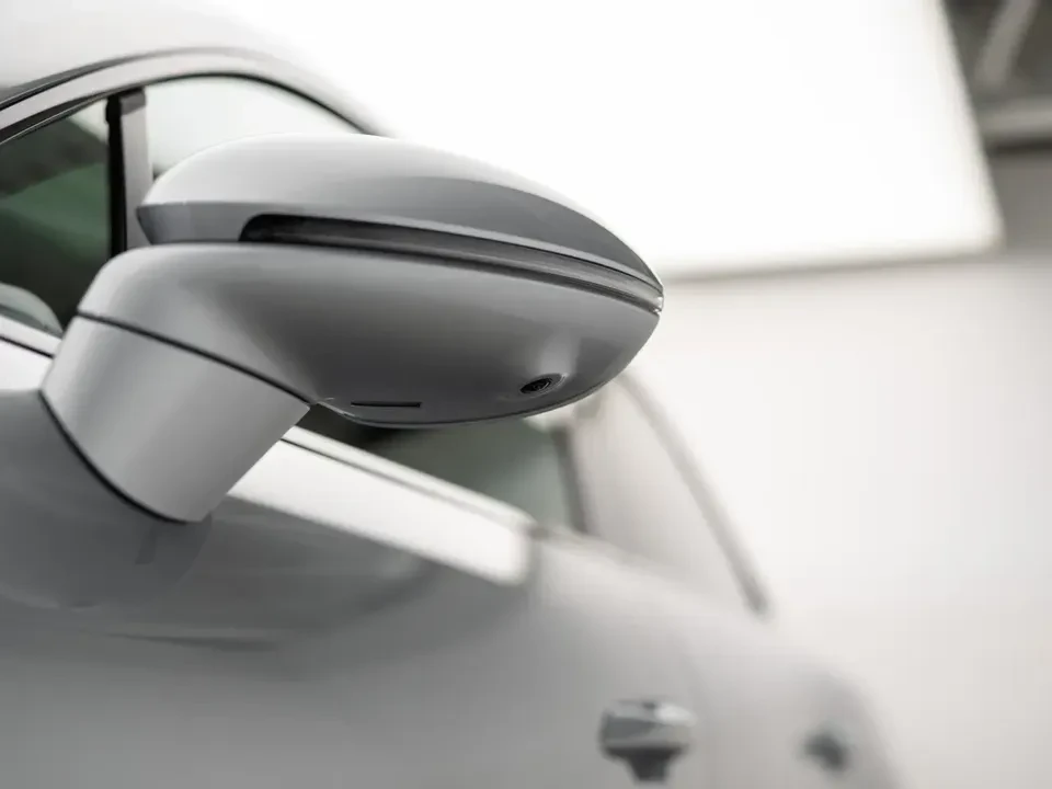 2025 Porsche Macan Electric - Image 7 of 20