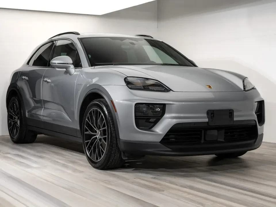 2025 Porsche Macan Electric - Image 16 of 20