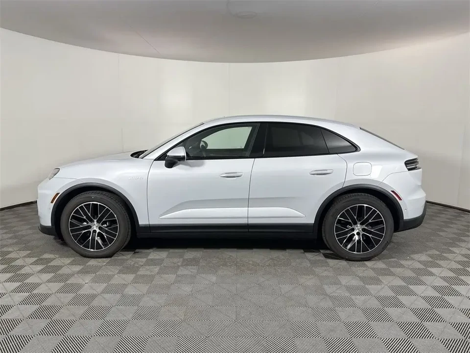 2025 Porsche Macan Electric - Image 2 of 7