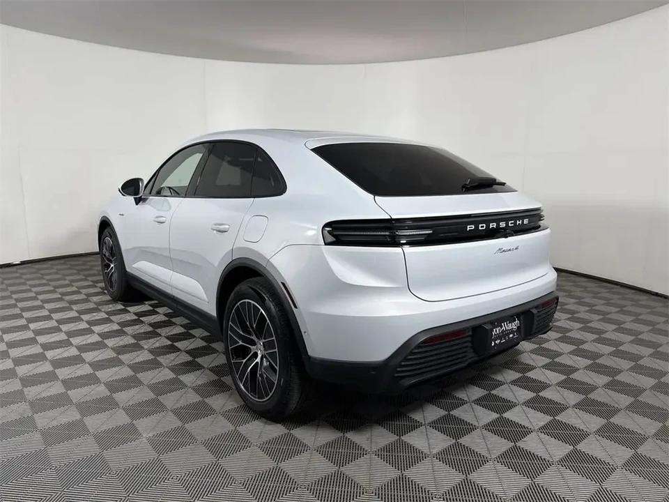 2025 Porsche Macan Electric - Image 3 of 7